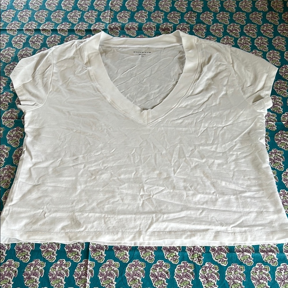 Mott & Bow Cotton Boxy Deep V-Neck Tee NWT